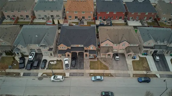 85 Daden oaks DR, Brampton, ON L6P 3R9