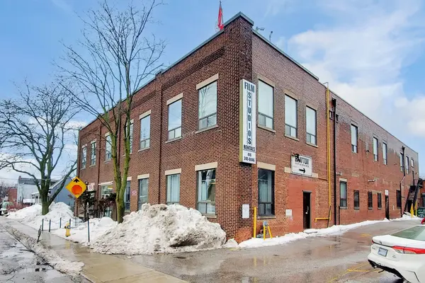 258 Wallace AVE #207, Toronto W02, ON M6P 3M9