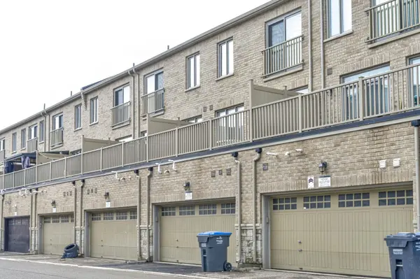 8644 Financial DR, Brampton, ON L6Y 6G5