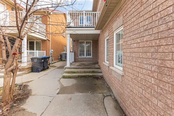 19 Vintage Gate, Brampton, ON L6X 4C4