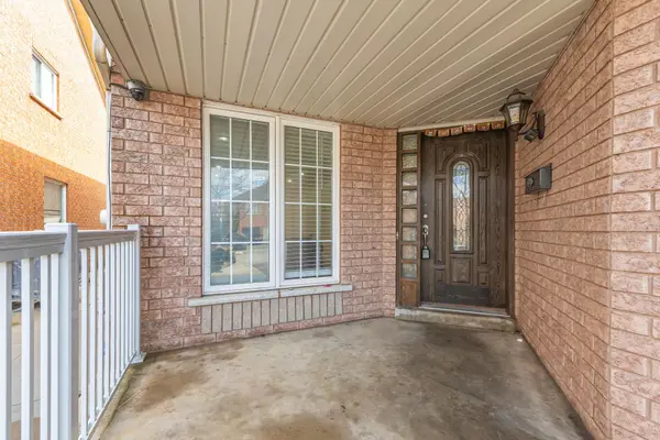 19 Vintage Gate, Brampton, ON L6X 4C4