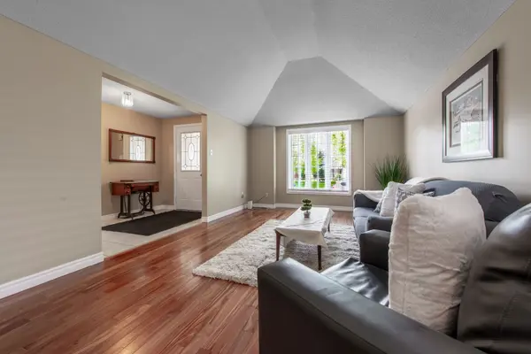 240 Walsh CRES, Orangeville, ON L9W 4T1