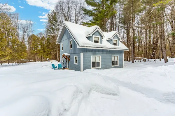 1065 Elk DR, Dysart Et Al, ON K0M 1S0