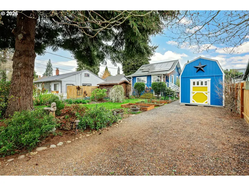 160 W EXETER ST, Gladstone, OR 97027