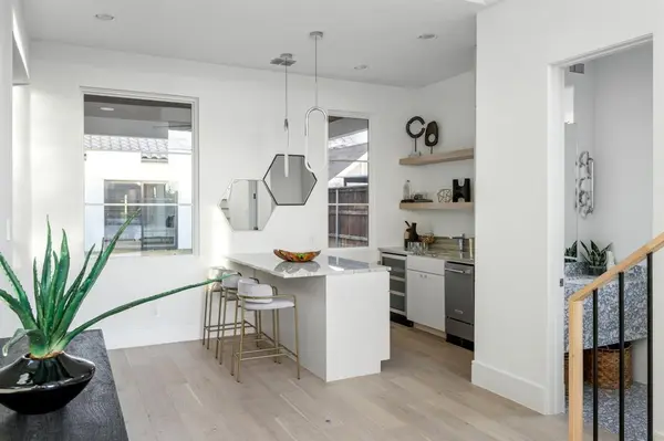 7526 Kenwell Street, Dallas, TX 75209