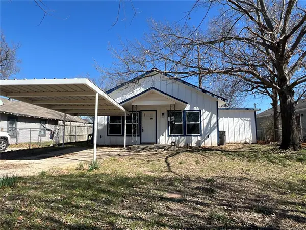 825 Texas Street, Graham, TX 76450