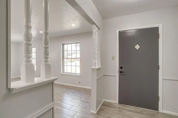 1225 Crestwood Drive, Cleburne, TX 76033