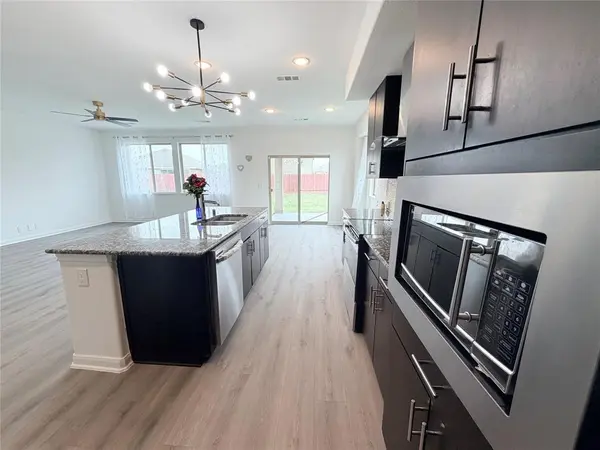 3310 Tanseyleaf Drive, Forney, TX 75126