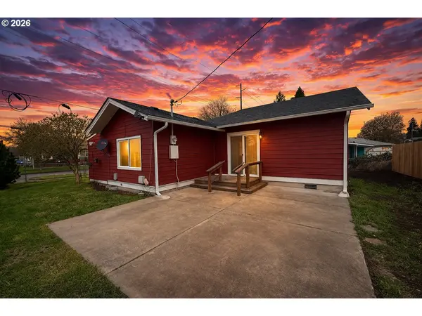 506 S 5TH AVE, Kelso, WA 98626