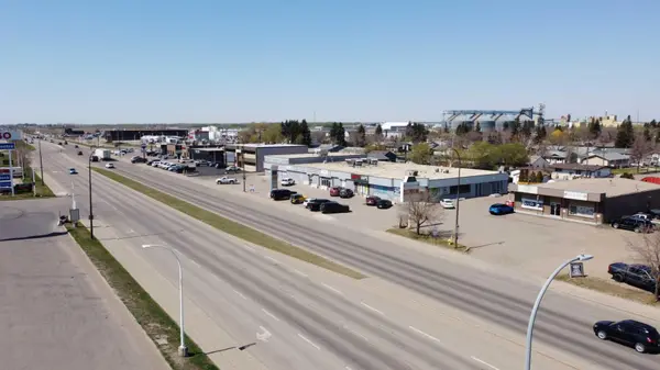 5716 44 ST #3B, Lloydminster, AB T9V 0B6