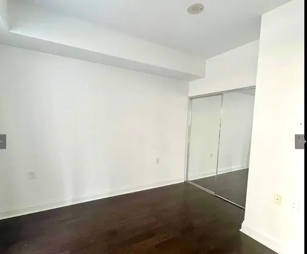 1080 Bay ST #611, Toronto C01, ON M5S 0A5