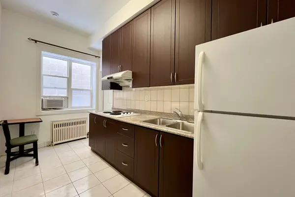 274 Coxwell AVE #2, Toronto E01, ON M4L 3B6