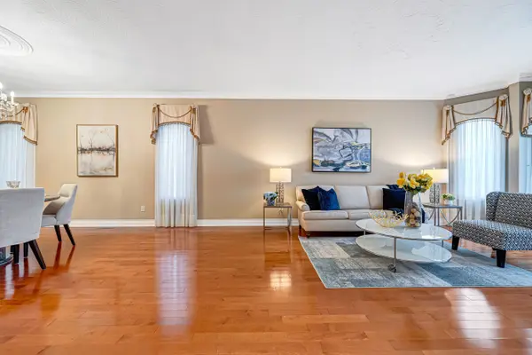 11 Palace CT, Richmond Hill, ON L4B 4C3