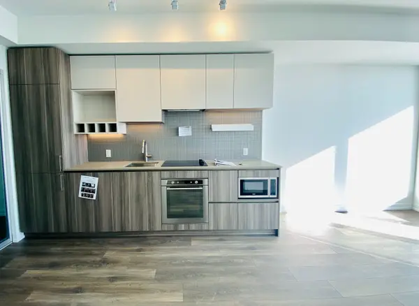 5 Buttermill AVE #5907, Vaughan, ON L4K 0J5