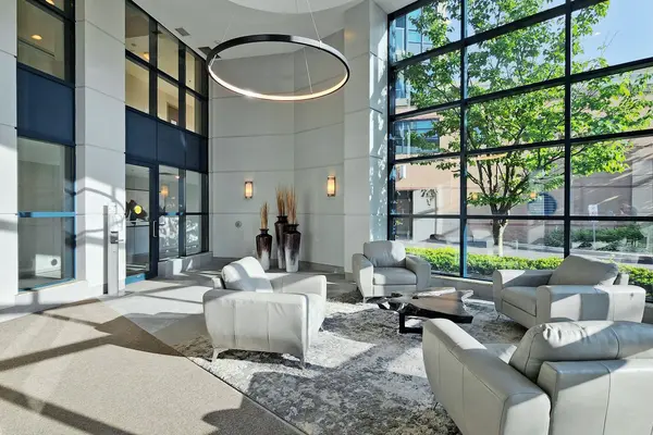 37 Ellen ST #PH06, Barrie, ON L0K 1S0