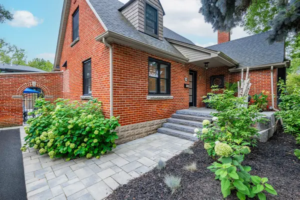 1390 Halifax PL, Burlington, ON L7S 1J6