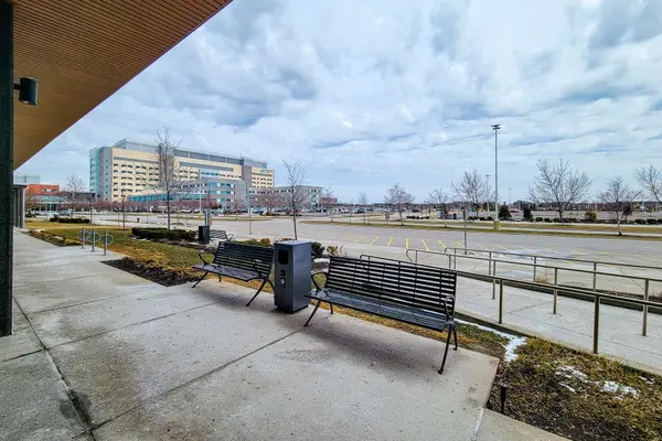 3075 Hospital Gate #424, Oakville, ON L6M 1M1