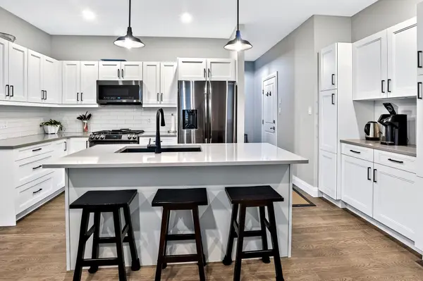 56 Compass TRL, Central Elgin, ON L5G 4T8