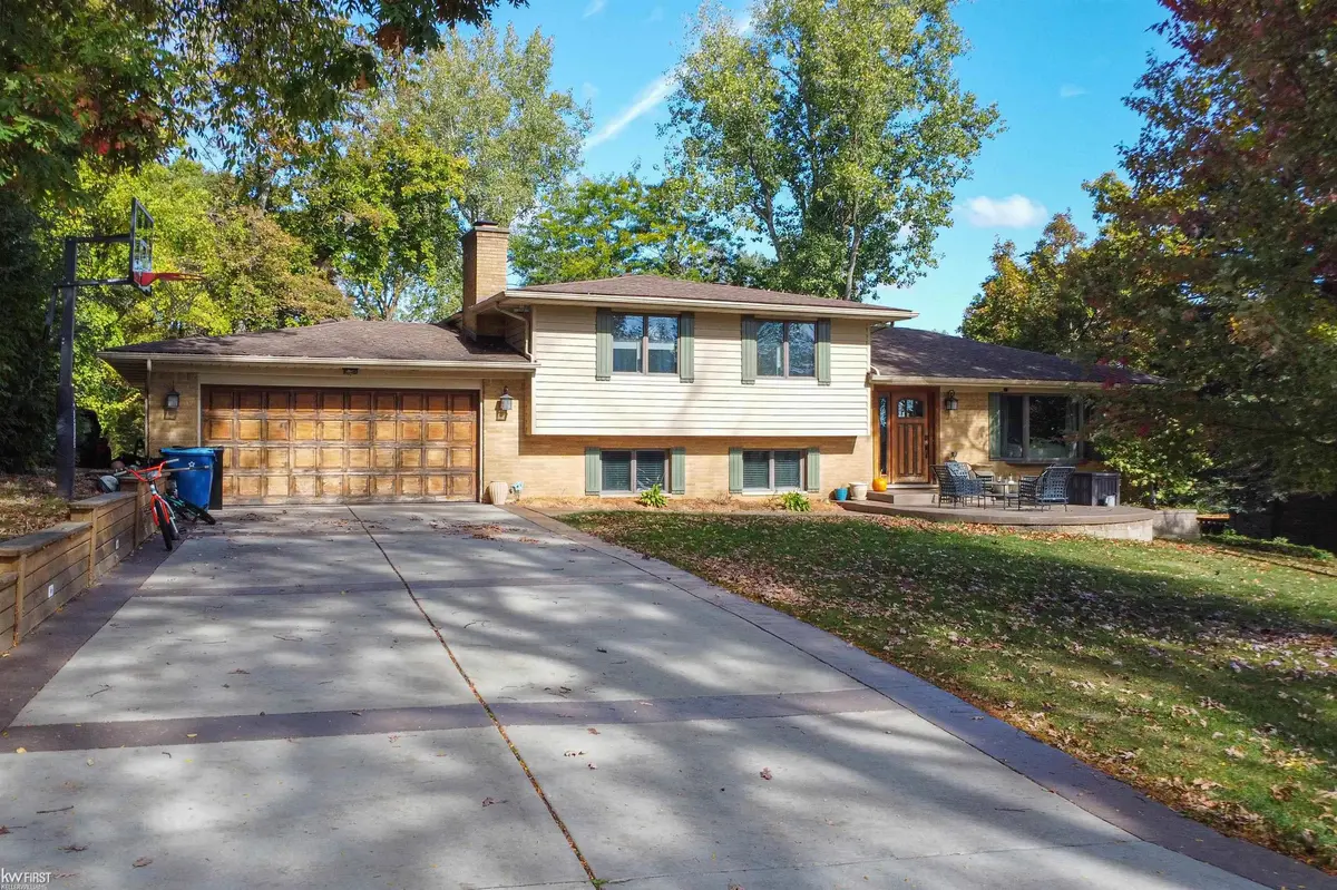 1244 Pomona CT, Fenton Twp, MI 48430