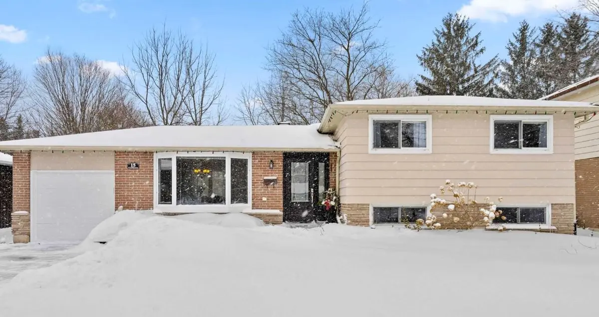 15 Colleen AVE, Barrie, ON L4M 2M9