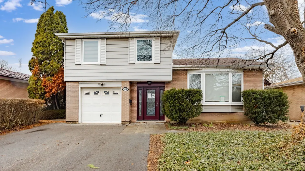 43 Bromley CRES, Brampton, ON L6T 1Z2
