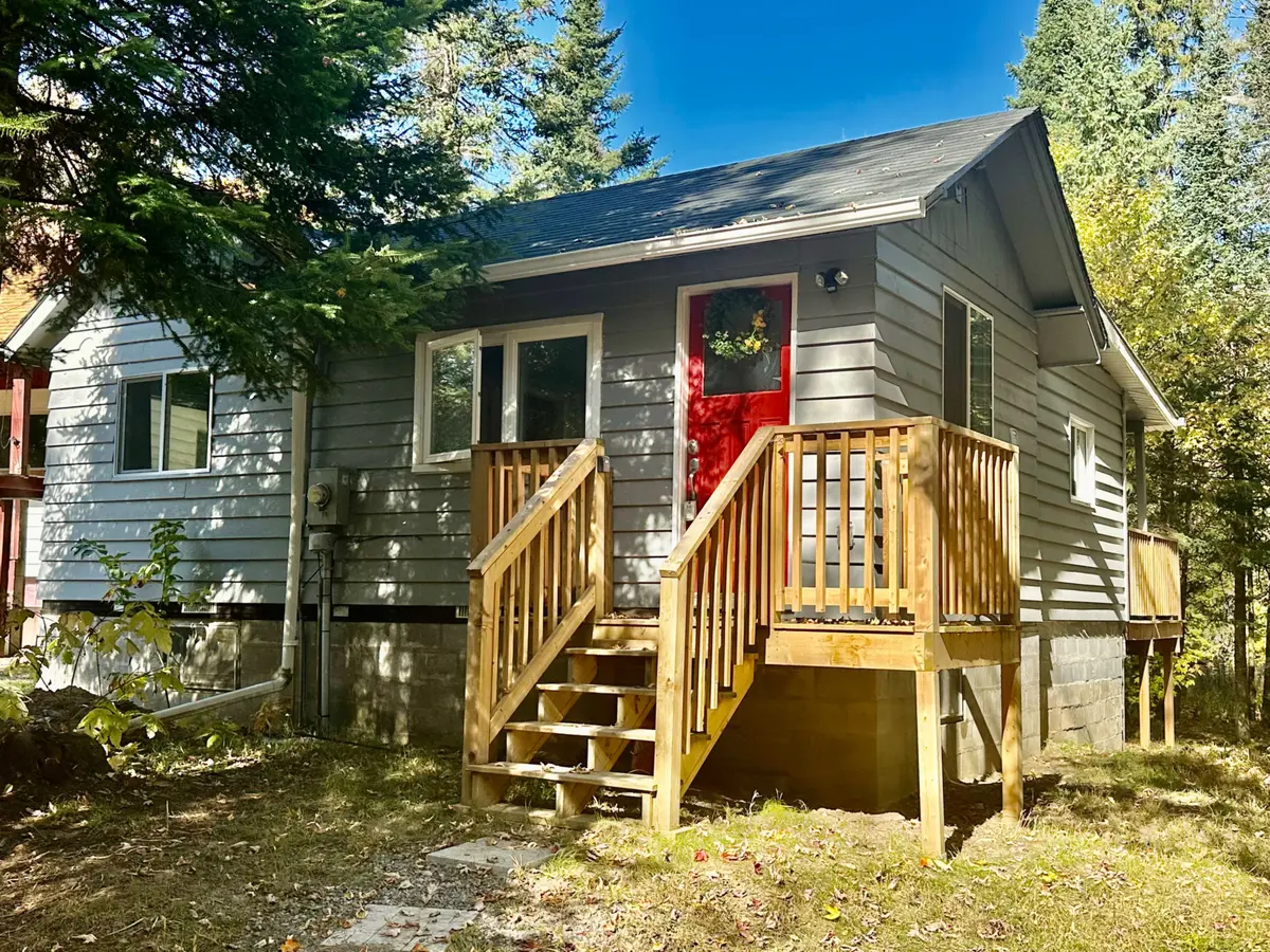 61 Robert RD W, Huntsville, ON P1H 1L4