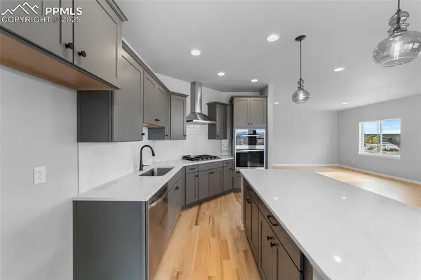 8643 Noreen Falls DR, Colorado Springs, CO 80924