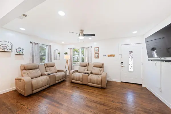 2114 Engle Avenue, Dallas, TX 75224