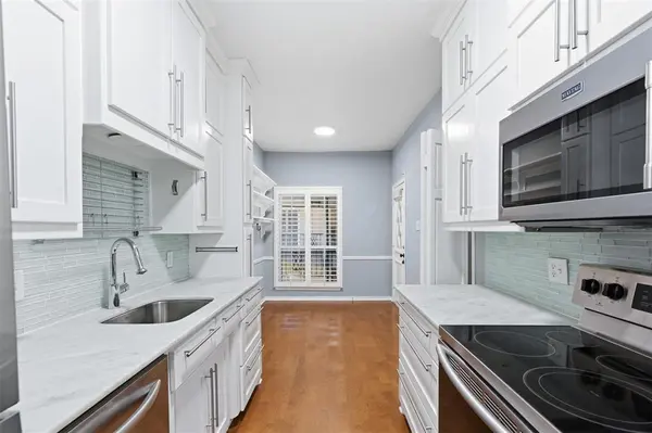 4320 Bellaire Drive S #221W, Fort Worth, TX 76109