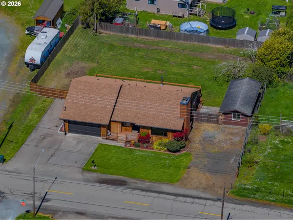 1601 MAPLE ST, Myrtle Point, OR 97458