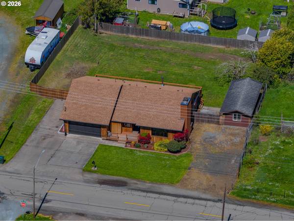 1601 MAPLE ST, Myrtle Point, OR 97458