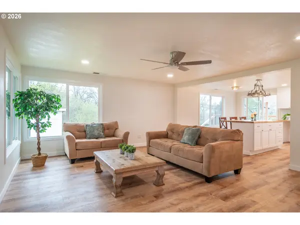 3660 CARNES RD, Roseburg, OR 97471