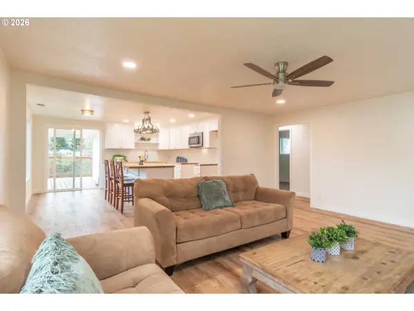 3660 CARNES RD, Roseburg, OR 97471