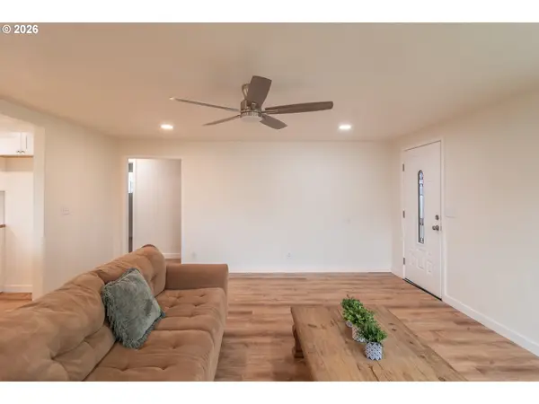 3660 CARNES RD, Roseburg, OR 97471