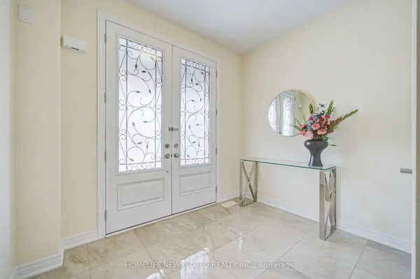 88 Roth ST, Aurora, ON L4G 0W7