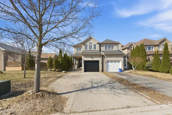 4 Hacienda DR, Richmond Hill, ON L4E 3X1