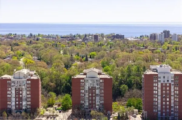 50 Old Mill RD #705, Oakville, ON L6J 7W1