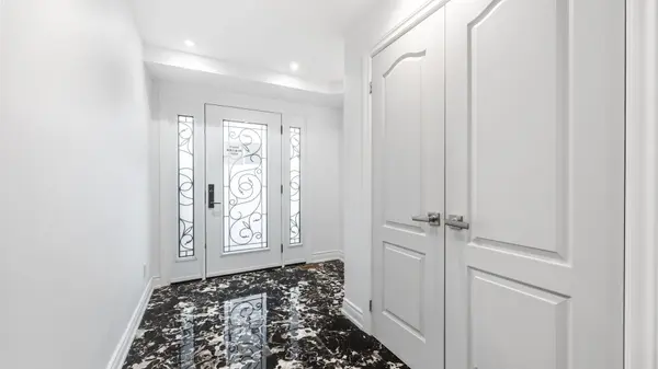 43 Bromley CRES, Brampton, ON L6T 1Z2