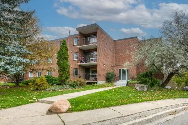 4 Avalon PL #106, Kitchener, ON N2M 4N6