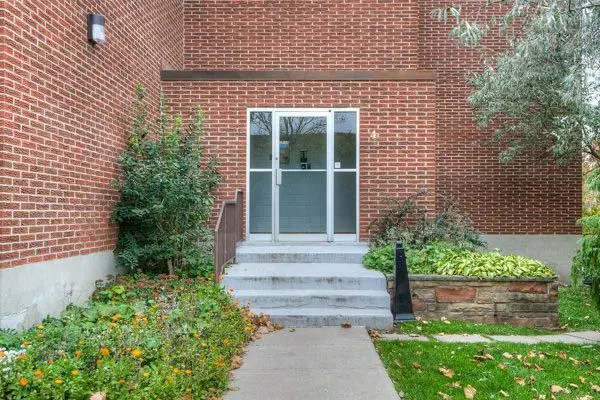 4 Avalon PL #106, Kitchener, ON N2M 4N6