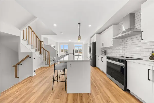 297 Labelle ST, Russell, ON K0A 1W0