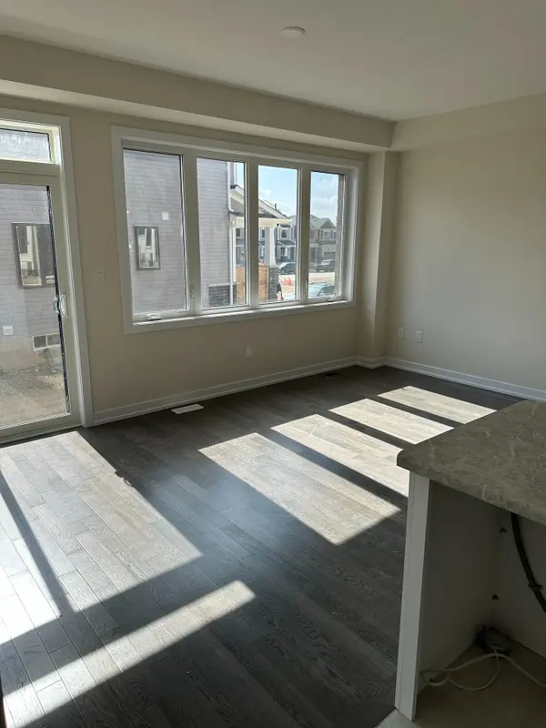 16 Lilac CIR, Haldimand, ON N3W 0H5