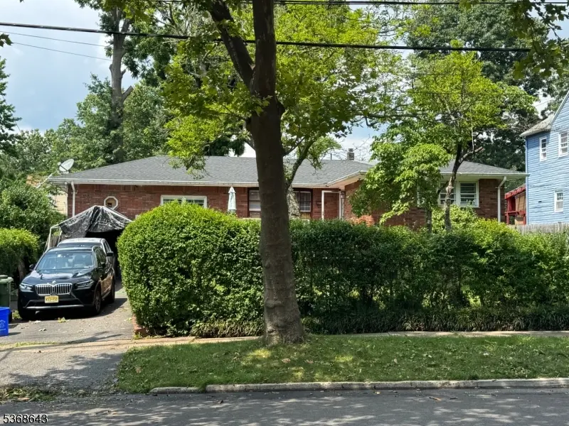 210 W 7Th Ave, Roselle Boro, NJ 07203