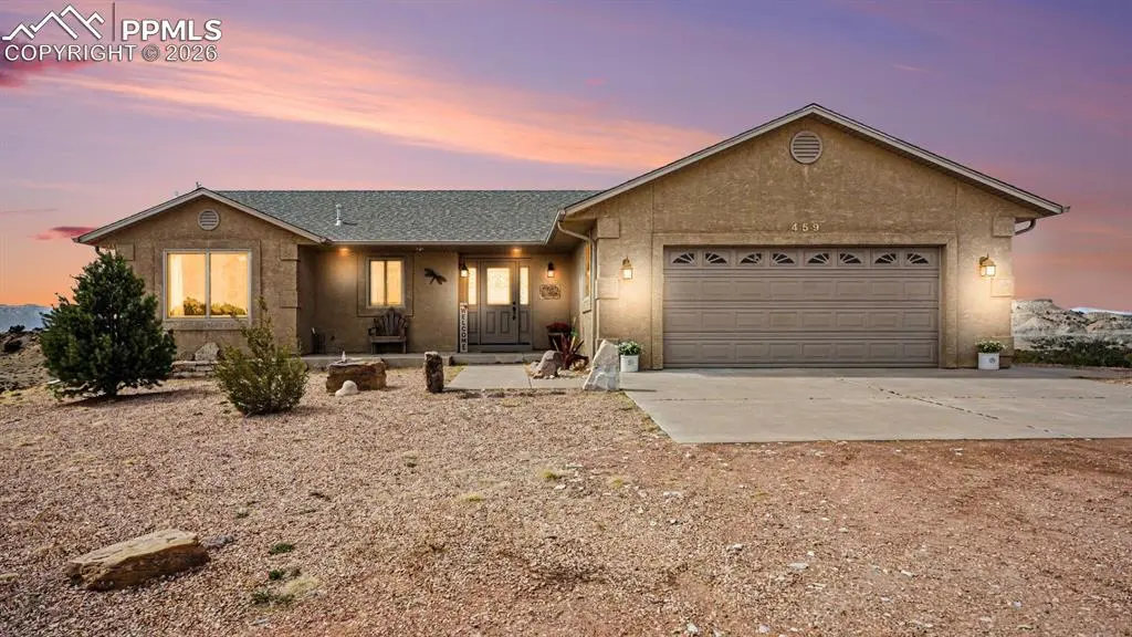 459 Bowie RD, Penrose, CO 81240