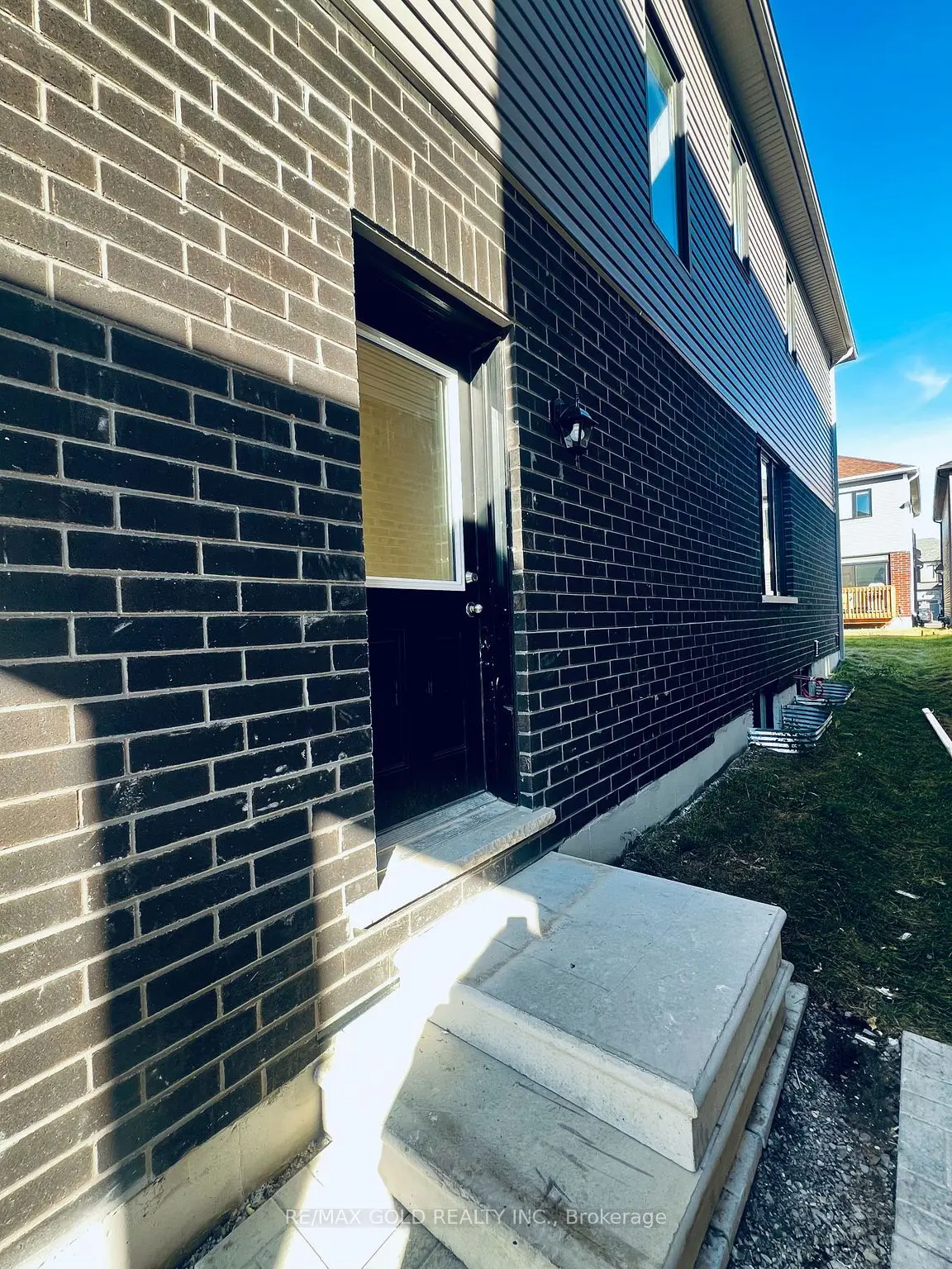 24 Hylton DR #Bsmt, Barrie, ON L9J 0W5