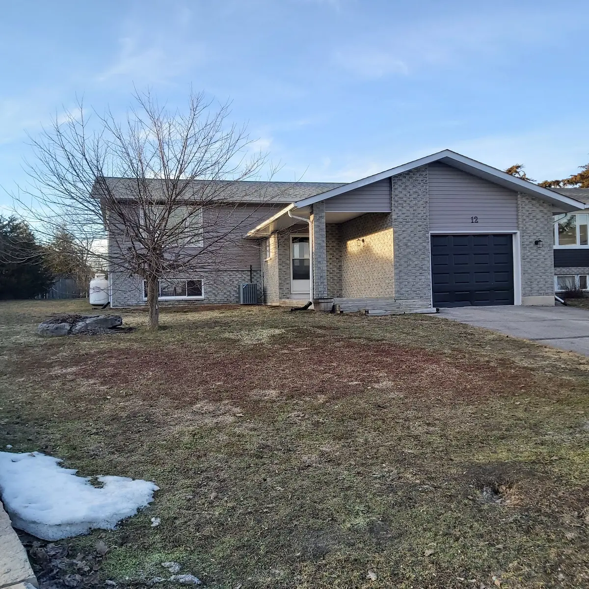 12 Juniper CT, Kawartha Lakes, ON K0M 1A0