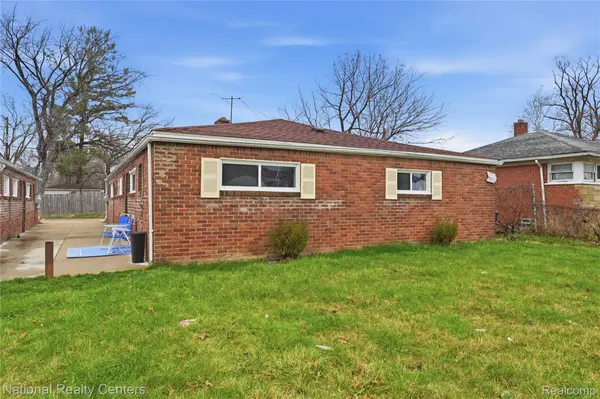 15310 W Chicago, Detroit, MI 48228