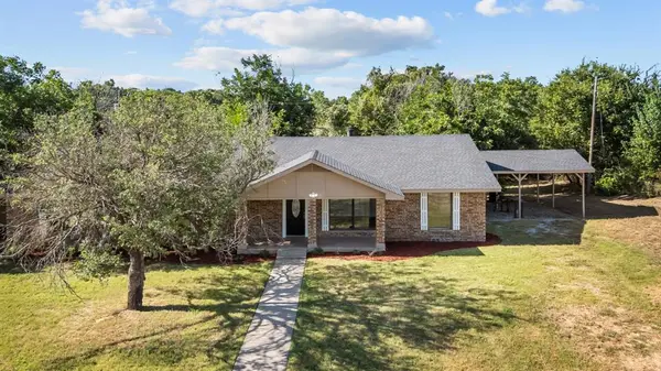 150 Sandlin Court, Springtown, TX 76082