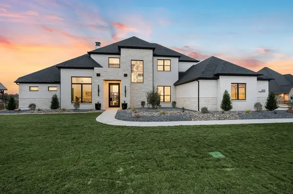 1805 Laguna Bay S, Pelican Bay, TX 76020