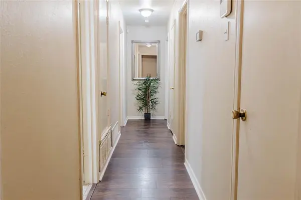 317 Willow Wood Lane, Desoto, TX 75115